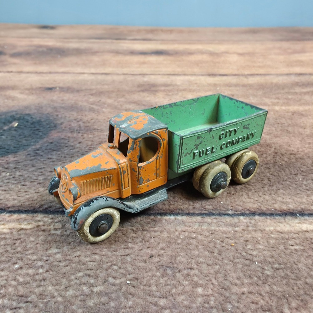 Tootsietoy City Fuel Company Dump Truck Kids OS Orange Green Fair Diecast Metal